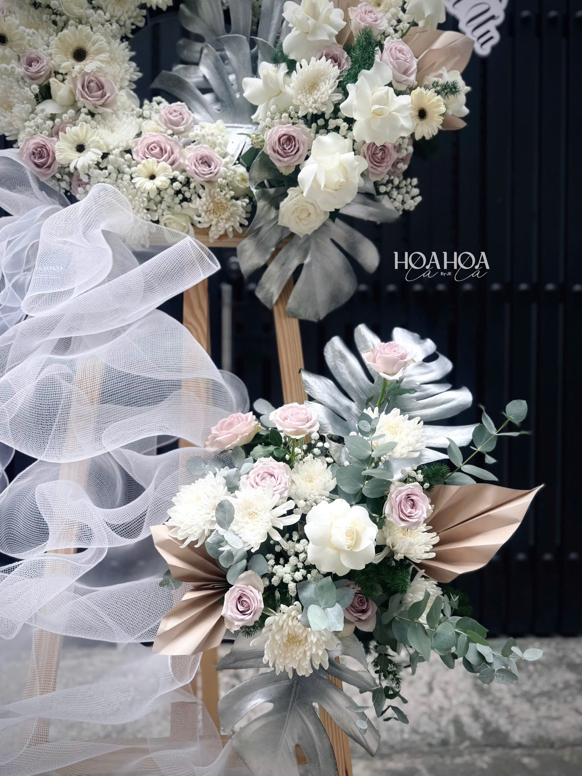 Eternal Grace – Kệ Hoa Chia Buồn Giao Nhanh | Hoa Hoa Lá Lá 4 Eternal Grace – Kệ Hoa Chia Buồn Giao Nhanh | Hoa Hoa Lá Lá - Ảnh 4