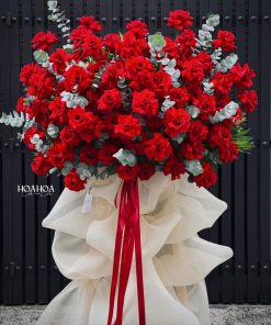 Alternative view of Red Majesty – Kệ Hoa Chúc Mừng Tone Đỏ Giao Nhanh | Hoa Hoa Lá Lá
