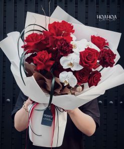 Alternative view of A Love Written in Velvet - Bó Hoa Hồng Nhung Mix Lan Hồ Điệp | Hoa Hoa Lá Lá